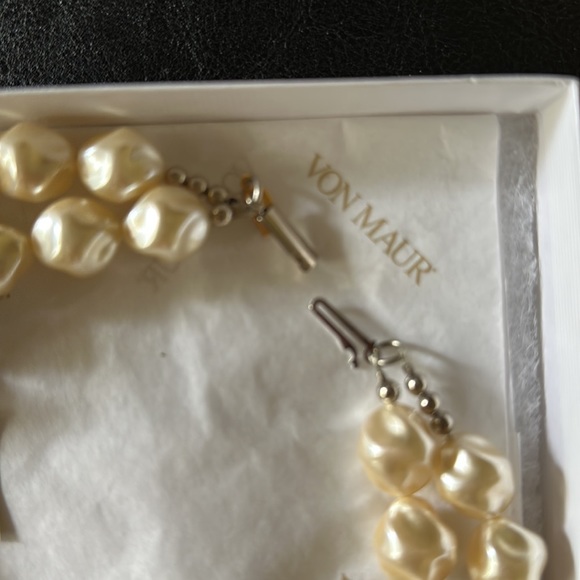 Necklace - Picture 2 of 3